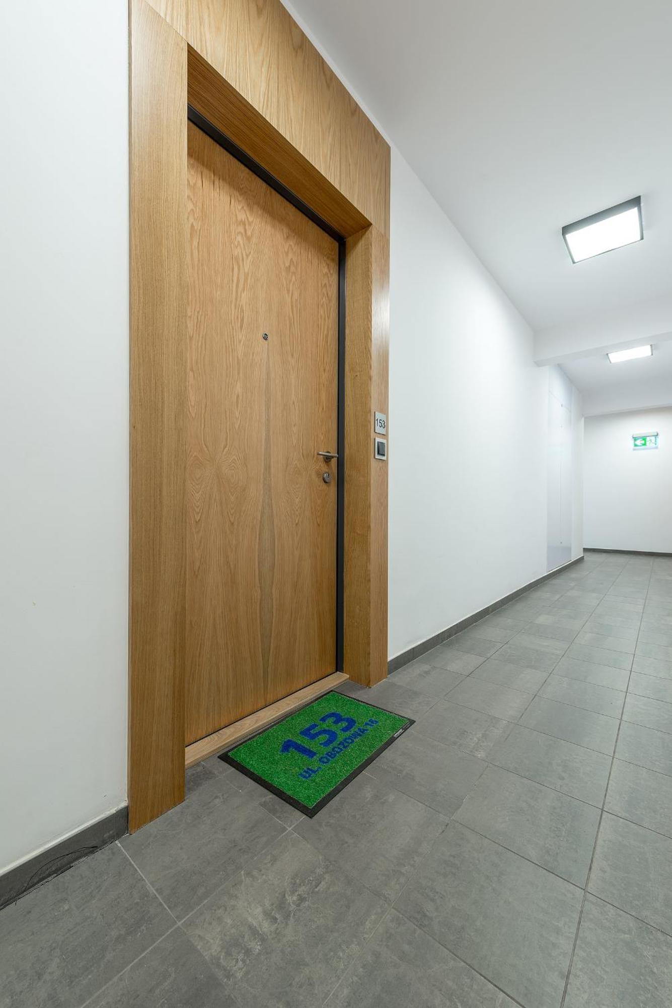 P&O Apartments Wola Tarasy Varsovie Extérieur photo