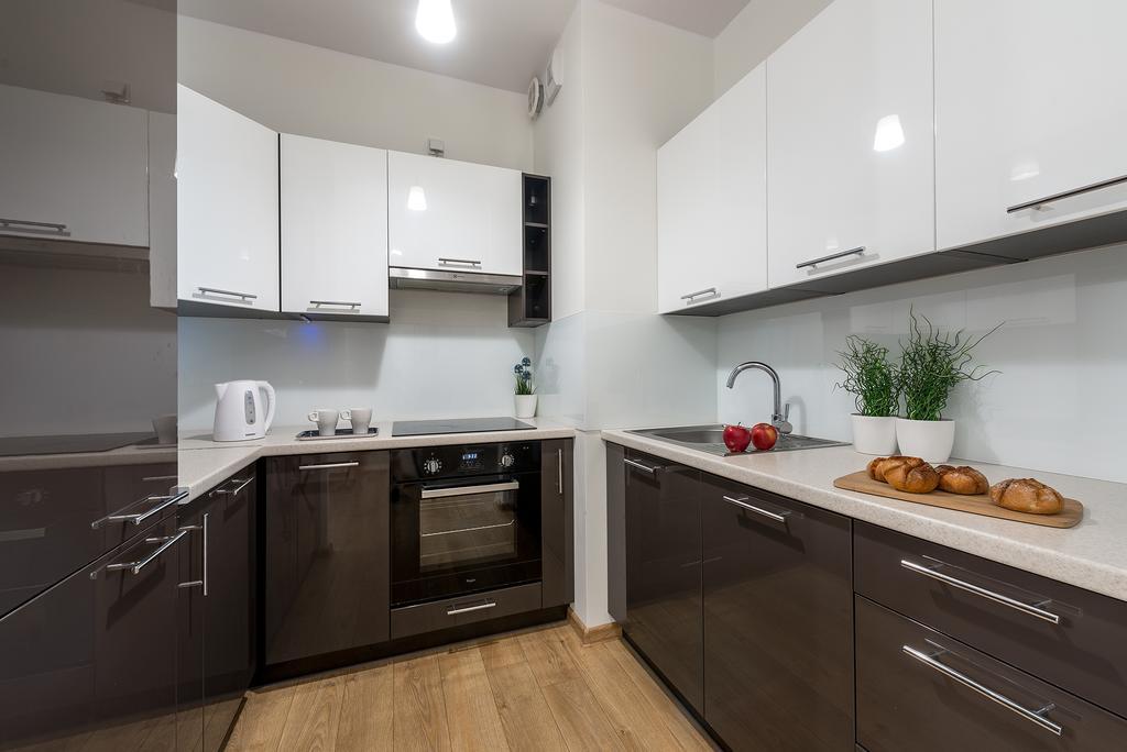 P&O Apartments Wola Tarasy Varsovie Extérieur photo